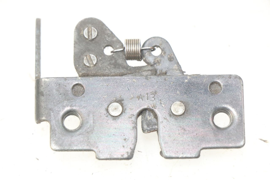 photo de ZAMEK SIEDZENIA PIAGGIO MP3 LT 300 (2010 - 2016) - Zoom stanu zużycia