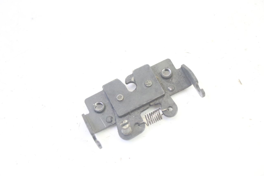 photo de Zamek siedzenia PIAGGIO MP3 LT 400 (2007 - 2012) - Szczegół części