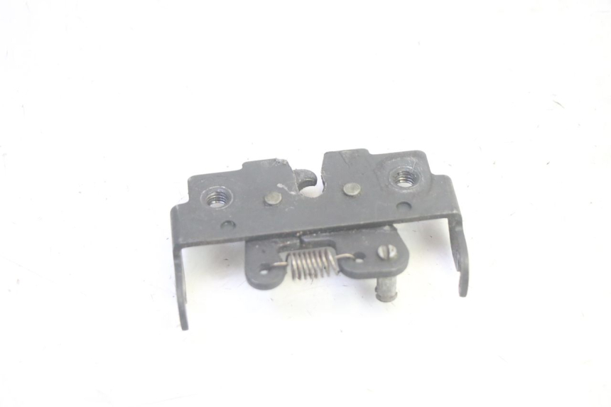 photo de Zamek siedzenia PIAGGIO MP3 LT 400 (2007 - 2012) - Inny kąt widzenia