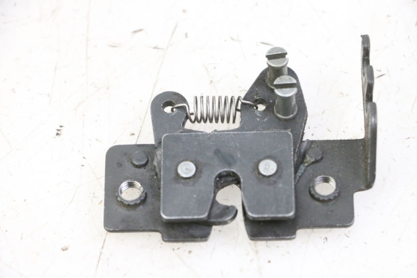 photo de Zamek siedzenia PIAGGIO MP3 500 (2014 - 2017) - Zoom stanu zużycia