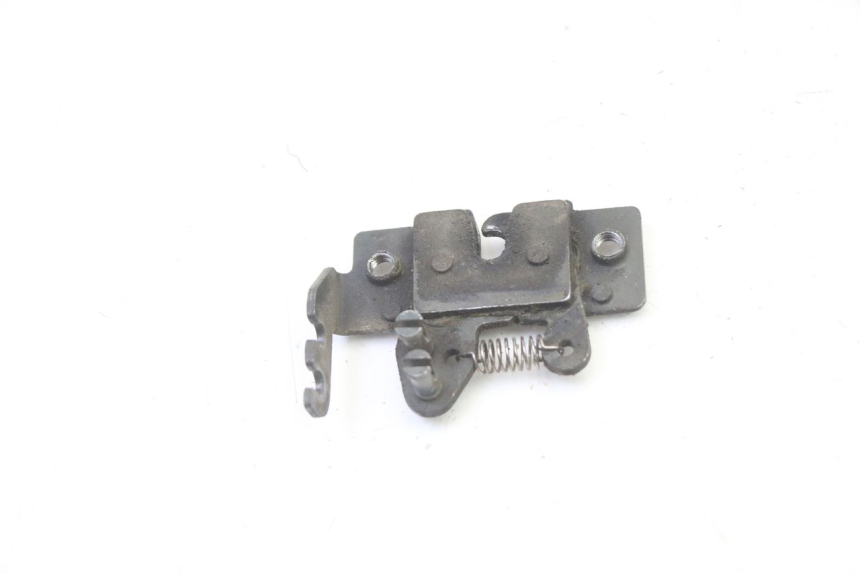 photo de Zamek siedzenia PIAGGIO MP3 RL 250 (2006 - 2010) - Szczegół części