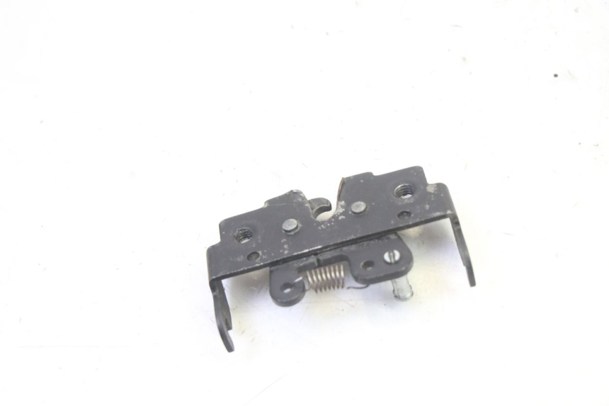 photo de ZAMEK SIEDZENIA PIAGGIO MP3 125 (2006 - 2014) - Inny kąt widzenia