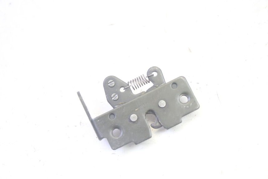 photo de Zamek siedzenia PIAGGIO MP3 500 (2016 - 2018) - Zoom stanu zużycia