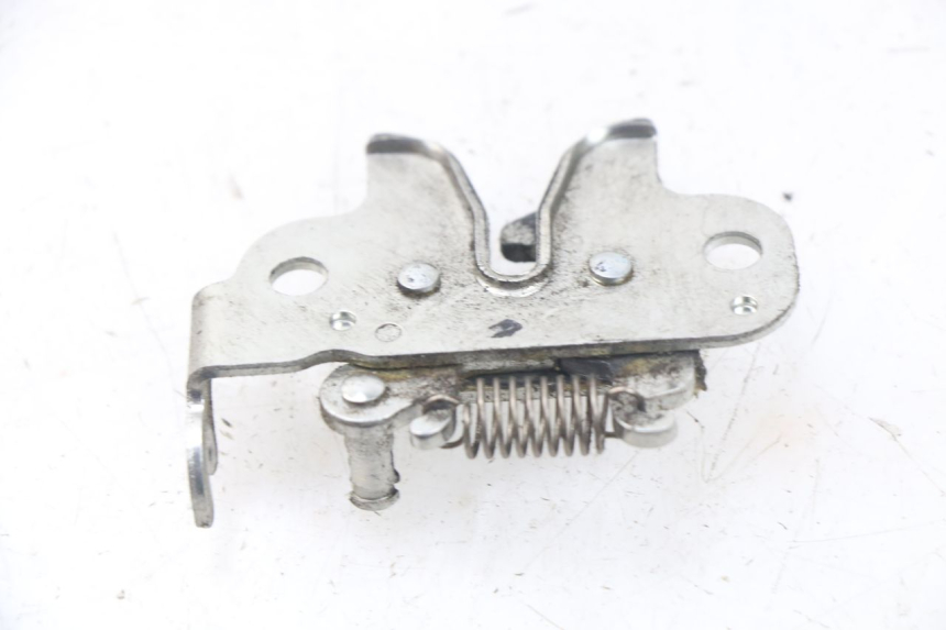 photo de Zamek siedzenia MBK MW TRYPTIK 125 (2017 - 2022) - Zoom stanu zużycia