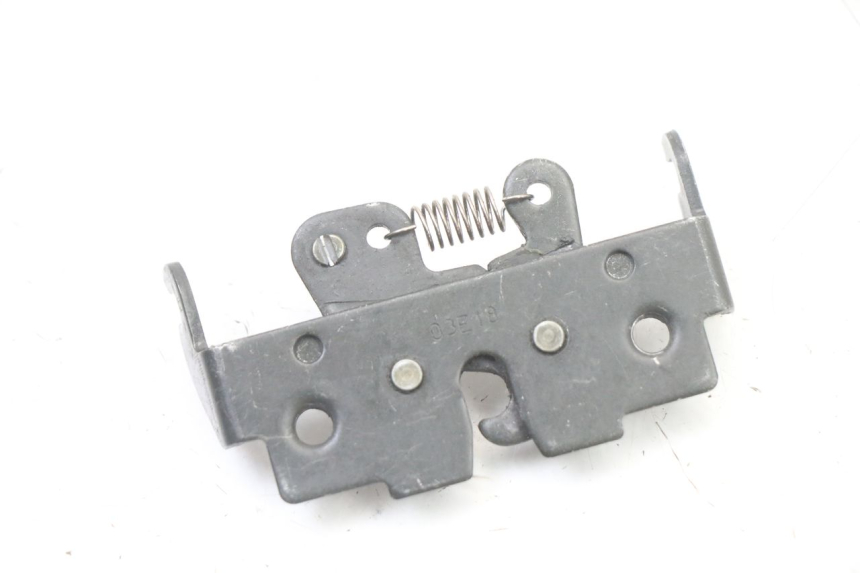 photo de ZAMEK SIEDZENIA PIAGGIO NRG POWER PUREJET 50 (2018 - 2021) - Zoom stanu zużycia