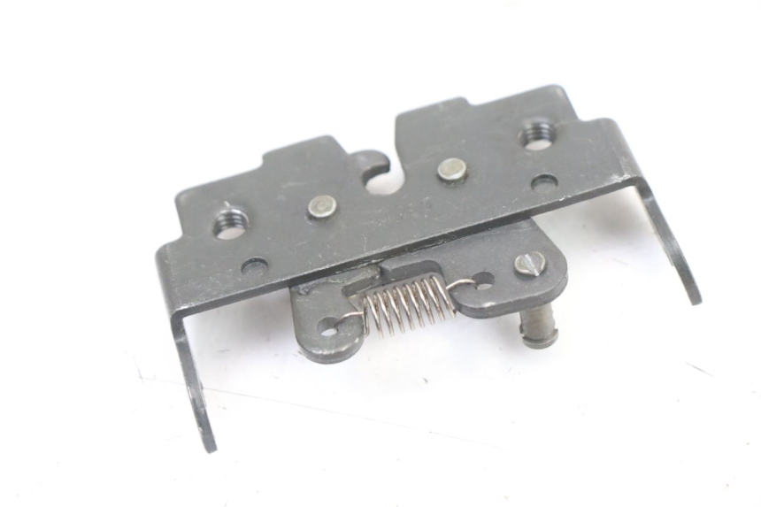 photo de ZAMEK SIEDZENIA PIAGGIO NRG POWER PUREJET 50 (2018 - 2021) - Inny kąt widzenia