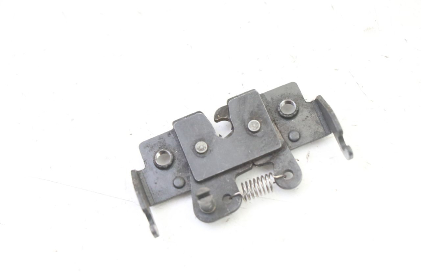 photo de ZAMEK SIEDZENIA PIAGGIO NRG POWER PUREJET 50 (2018 - 2021) - Szczegół części