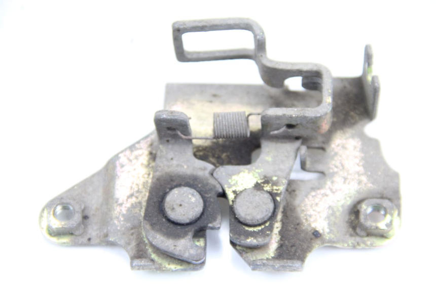 photo de ZAMEK SIEDZENIA SYM ORBIT 2 4T 50 (2008 - 2017) - Szczegół części