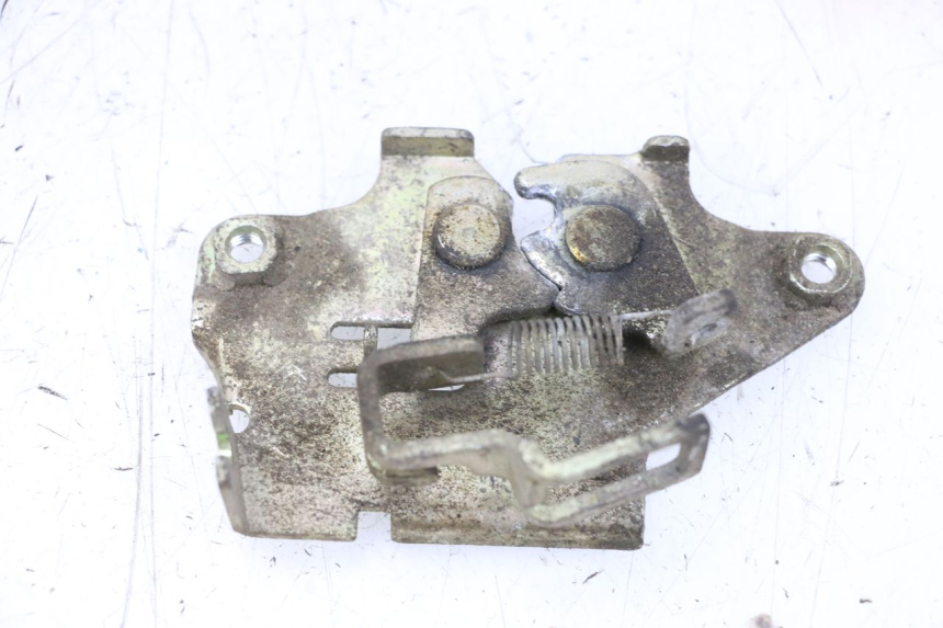 photo de Zamek siedzenia SYM ORBIT 2 50 (2008 - 2014) - Szczegół części