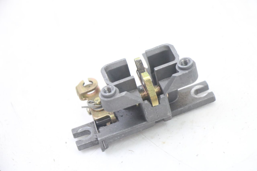 photo de Zamek siedzenia SYM ORBIT III 3 4T 50 (2021 - 2025) - Zoom stanu zużycia