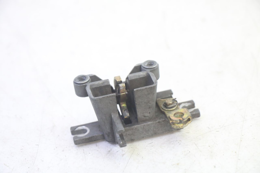 photo de Zamek siedzenia SYM ORBIT III 3 4T 50 (2021 - 2025) - Szczegół części