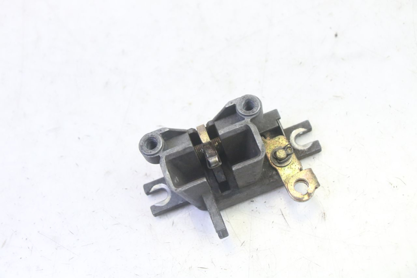 photo de Zamek siedzenia SYM ORBIT III 3 4T 50 (2021 - 2025) - Zoom stanu zużycia