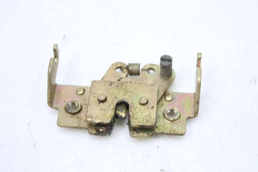 photo de ZAMEK SIEDZENIA KEEWAY OUTLOOK 125 (2007 - 2013) - Punkty mocowania