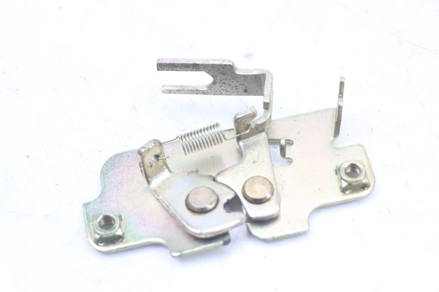 photo de ZAMEK SIEDZENIA PEUGEOT BELVILLE 125 (2017 - 2021) - Szczegół części