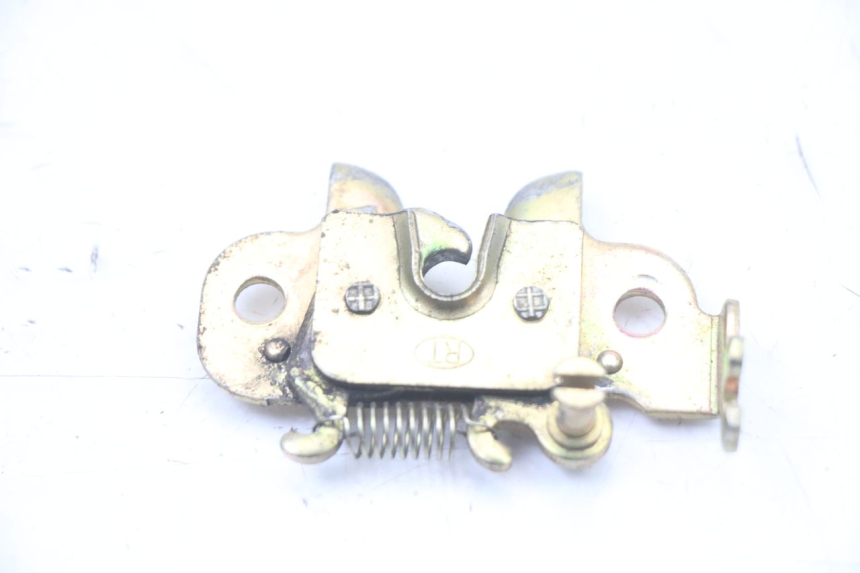 photo de Zamek siedzenia PEUGEOT KISBEE 4T 50 (2018 - 2022) - Szczegół części