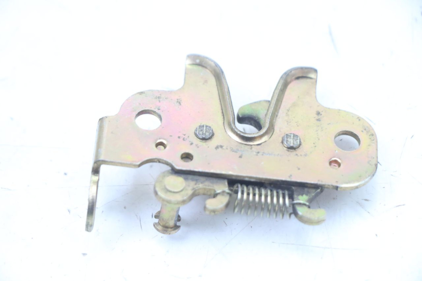 photo de Zamek siedzenia PEUGEOT KISBEE 4T 50 (2018 - 2022) - Inny kąt widzenia