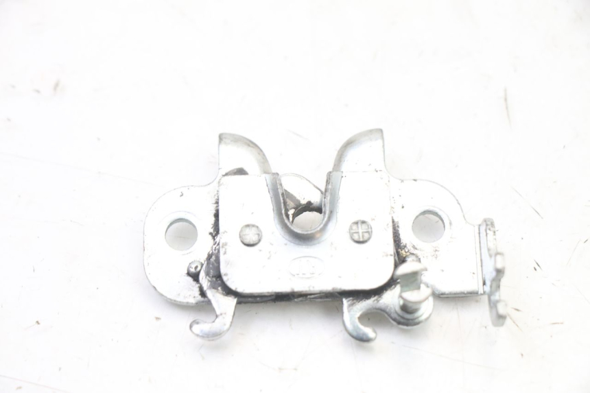 photo de Zamek siedzenia PEUGEOT KISBEE 4T 50 (2018 - 2022) - Szczegół części