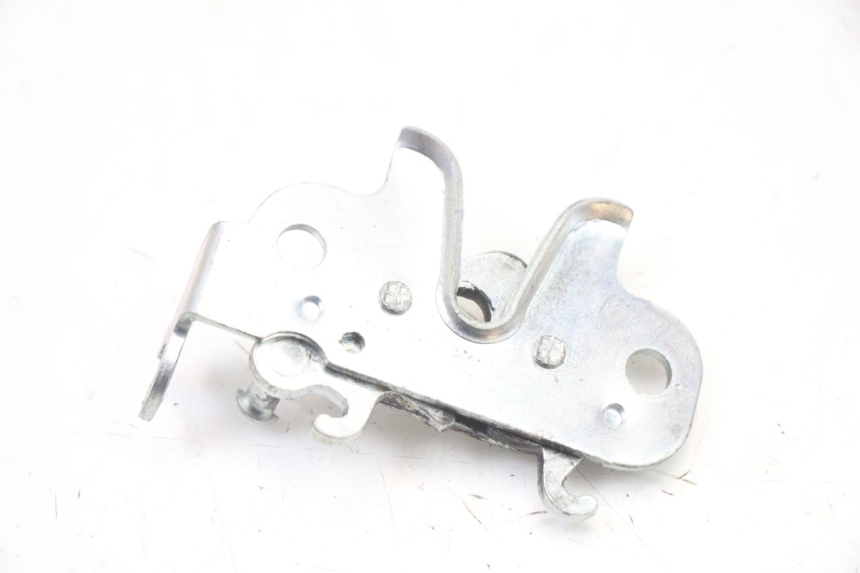 photo de Zamek siedzenia PEUGEOT KISBEE 4T 50 (2018 - 2022) - Zoom stanu zużycia