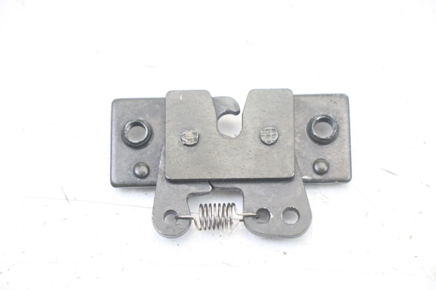 photo de Zamek siedzenia PEUGEOT SATELIS COMPRESSOR K15 125 (2006 - 2009) - Widok główny