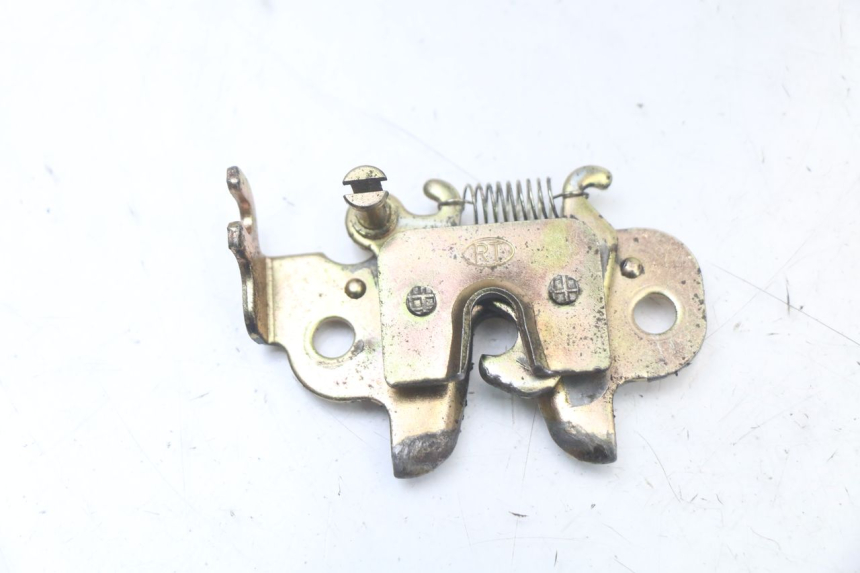 photo de ZAMEK SIEDZENIA PEUGEOT STREETZONE 4T 50 (2018 - 2023) - Widok główny