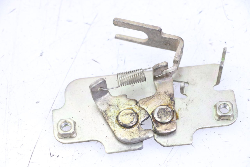 photo de ZAMEK SIEDZENIA PEUGEOT TWEET 4T 50 (2014 - 2019) - Szczegół części