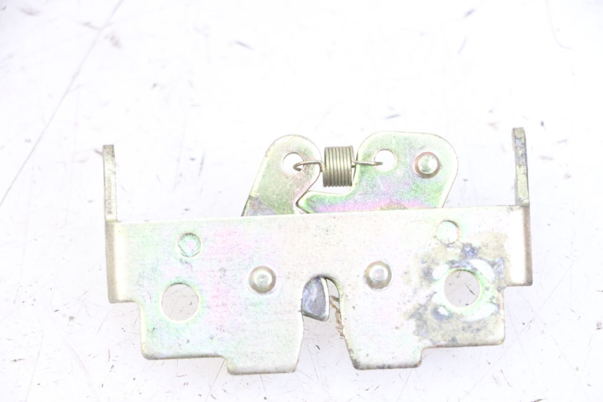 photo de Zamek siedzenia PEUGEOT VIVACITY 125 (2010 - 2017) - Widok główny