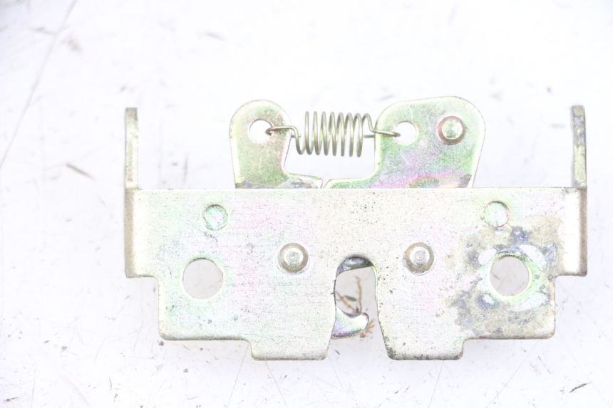 photo de Zamek siedzenia PEUGEOT VIVACITY 125 (2010 - 2017) - Szczegół części