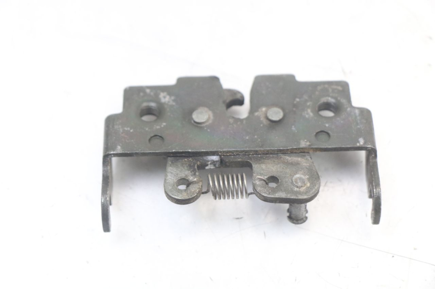 photo de ZAMEK SIEDZENIA PIAGGIO BEVERLY 125 (1998 - 2005) - Inny kąt widzenia