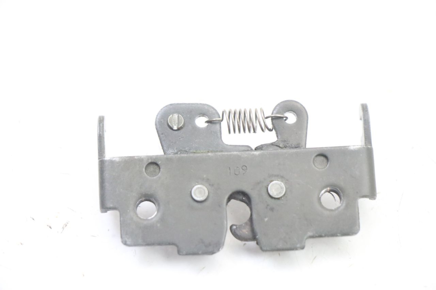 photo de Zamek siedzenia PIAGGIO MP3 LT 400 (2007 - 2012) - Zoom stanu zużycia