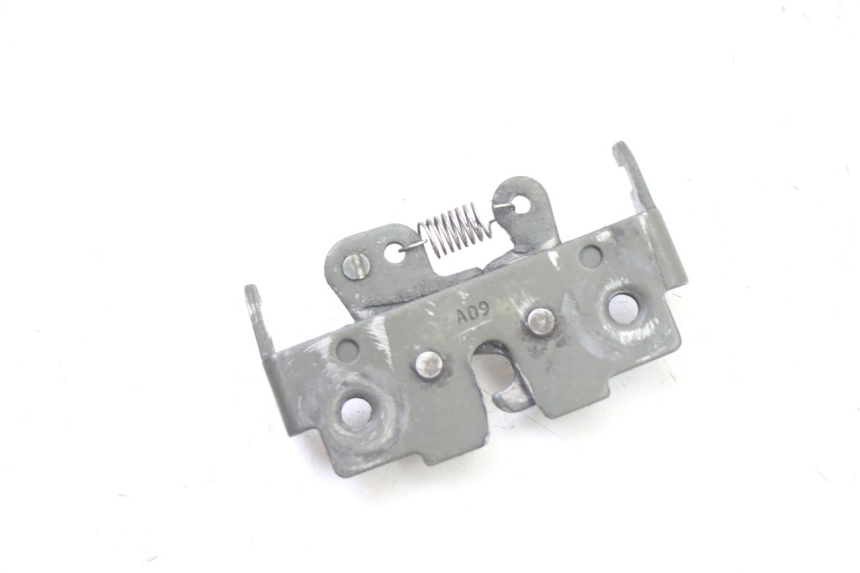 photo de Zamek siedzenia GILERA RUNNER SP 50 (2006 - 2008) - Zoom stanu zużycia