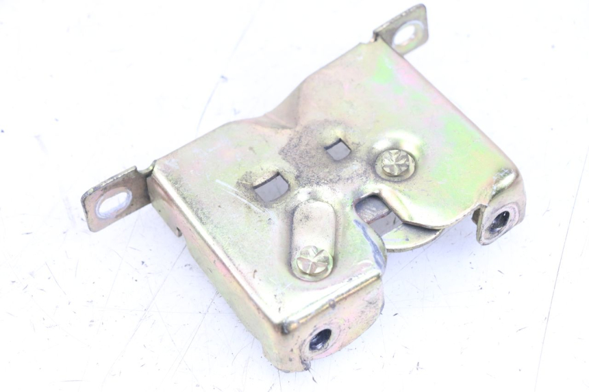 photo de ZAMEK SIEDZENIA KEEWAY RY6 2T 50 (2011 - 2019) - Szczegół części