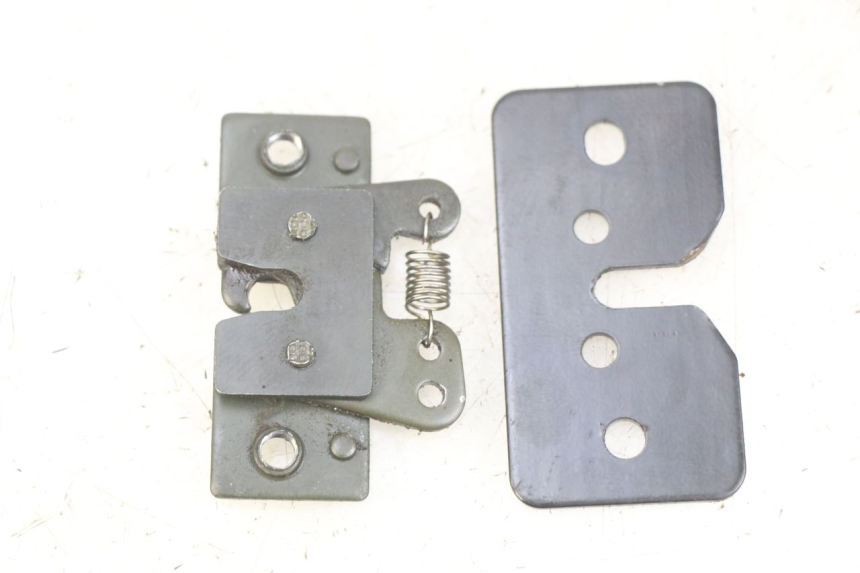 photo de ZAMEK SIEDZENIA PEUGEOT SATELIS 125 (2010 - 2012) - Szczegół części