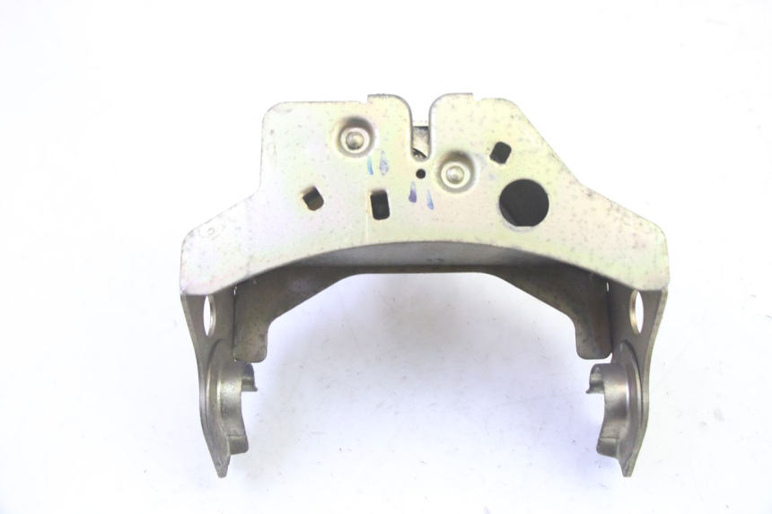 photo de Zamek siedzenia HONDA SCV LEAD 100 (2003 - 2007) - Inny kąt widzenia