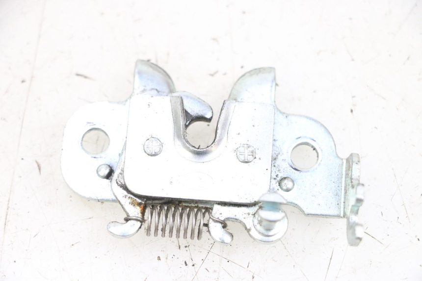 photo de ZAMEK SIEDZENIA PEUGEOT SPEEDFIGHT 4 4T EFI 50 (2021 - 2025) - Zoom stanu zużycia