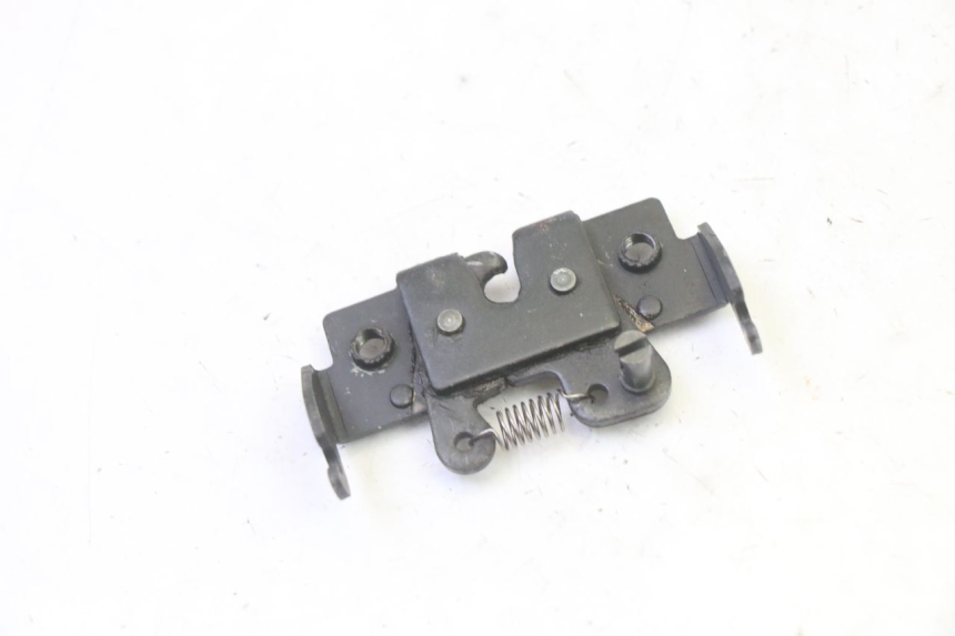 photo de Zamek siedzenia APRILIA SR R 2T LC 50 (2018 - 2021) - Szczegół części