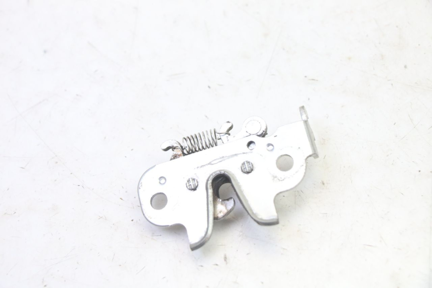 photo de ZAMEK SIEDZENIA PEUGEOT STREETZONE I 2T 50 (2018 - 2020) - Zoom stanu zużycia