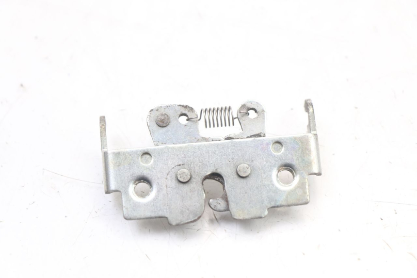 photo de Zamek siedzenia SUZUKI BURGMAN 125 (2007 - 2014) - Zoom stanu zużycia