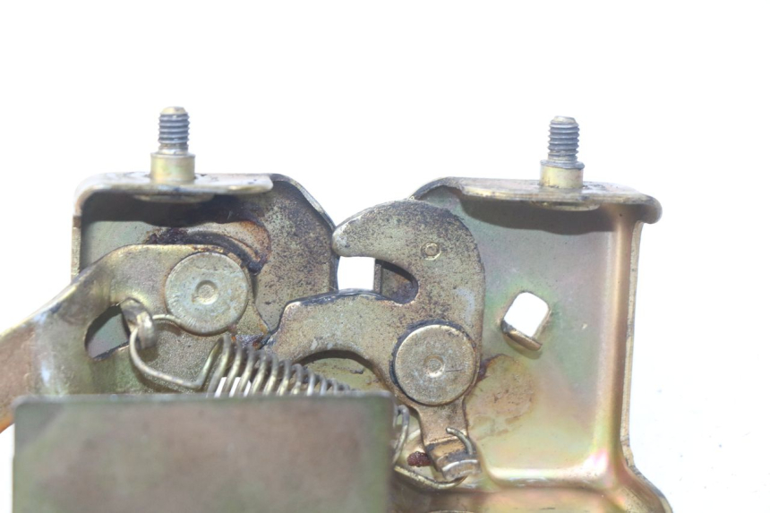 photo de Zamek siedzenia PEUGEOT SV 80 (1993 - 1997) - Szczegół części