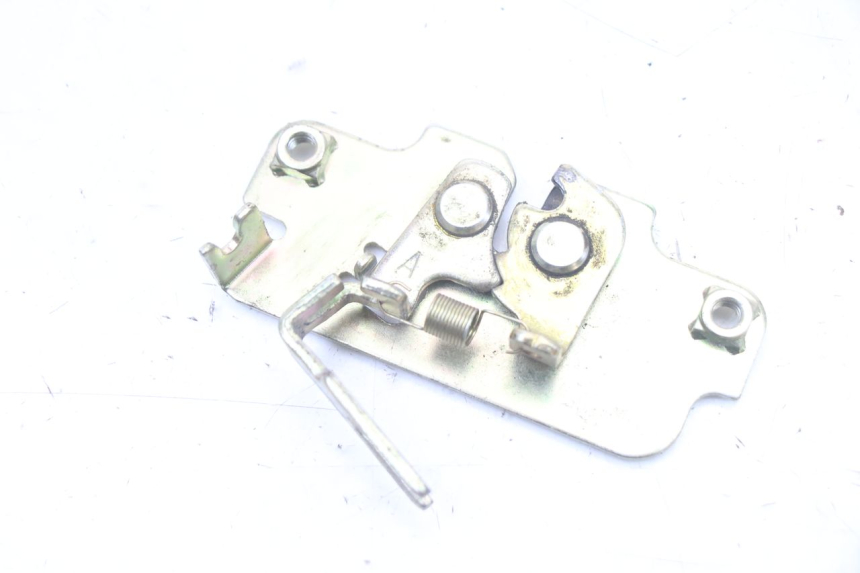 photo de ZAMEK SIEDZENIA SYM JET 14 4T 50 (2018 - 2022) - Szczegół części