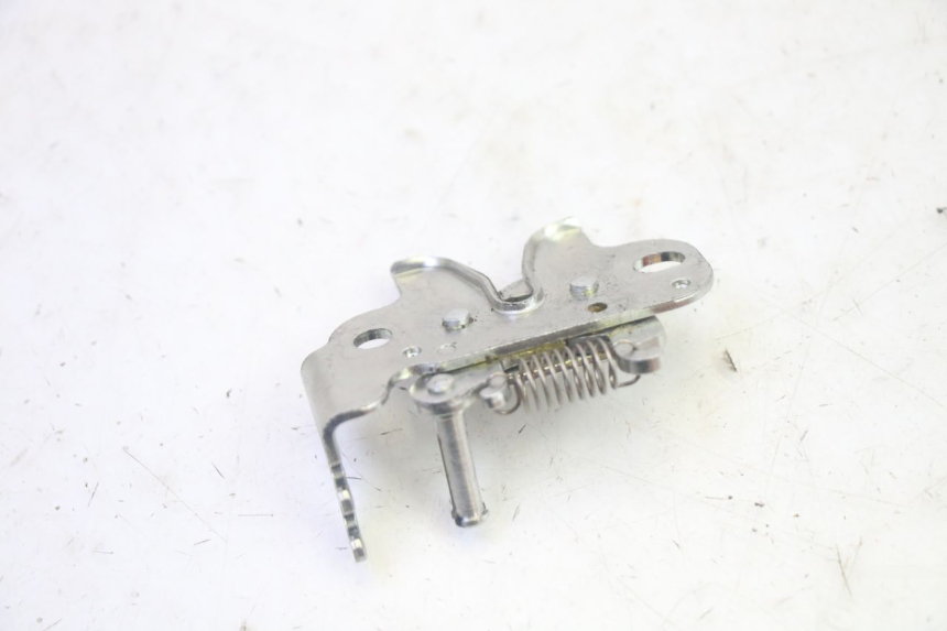 photo de ZAMEK SIEDZENIA YAMAHA TRICITY 300 (2020 - 2024) - Inny kąt widzenia