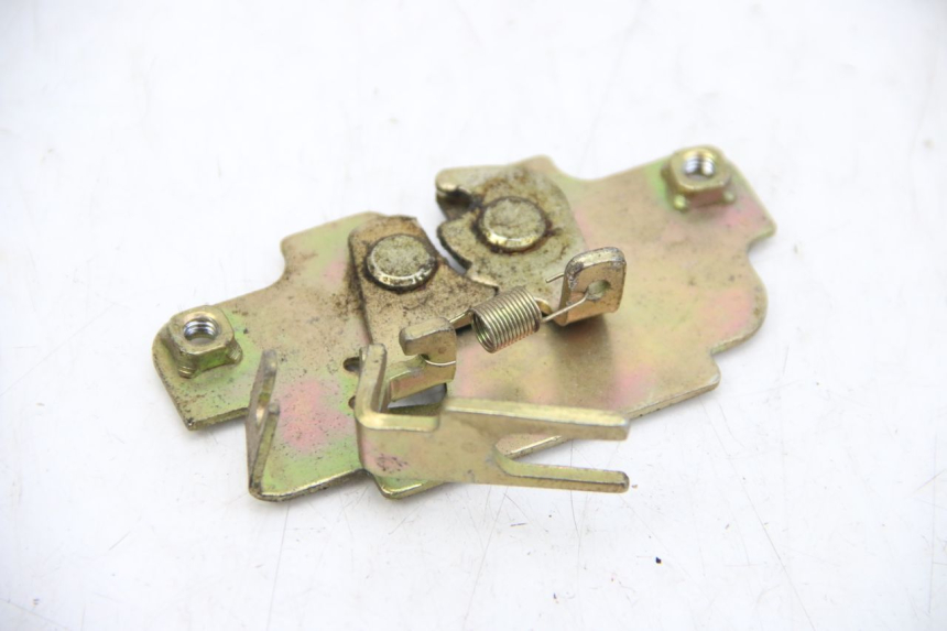 photo de Zamek siedzenia PEUGEOT TWEET 4T 50 (2010 - 2014) - Szczegół części