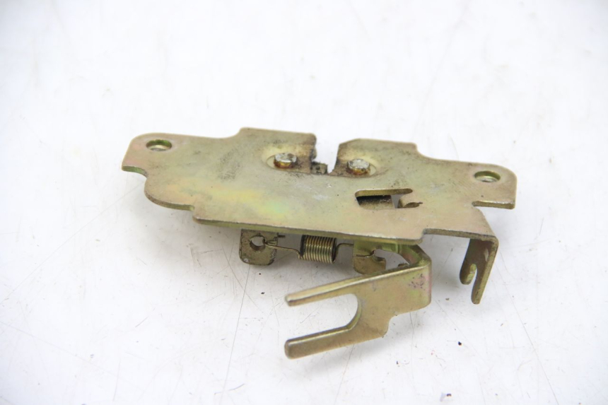 photo de Zamek siedzenia PEUGEOT TWEET 4T 50 (2010 - 2014) - Inny kąt widzenia