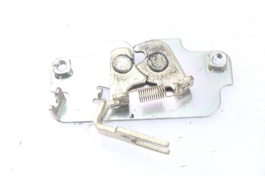 photo de Zamek siedzenia PEUGEOT TWEET 125 (2010 - 2017) - Szczegół części