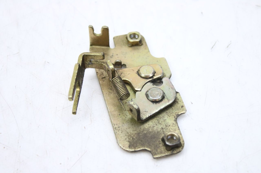 photo de Zamek siedzenia PEUGEOT TWEET 125 (2010 - 2017) - Zoom stanu zużycia