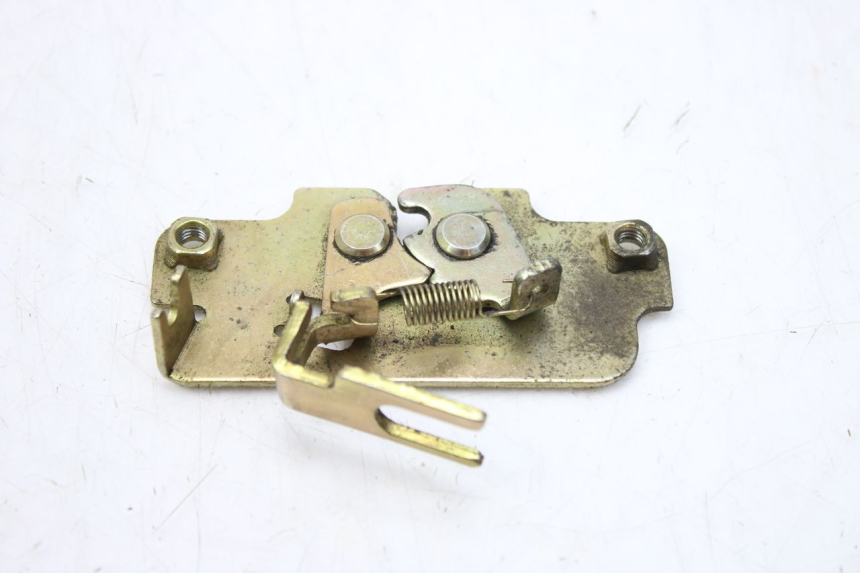 photo de Zamek siedzenia PEUGEOT TWEET 125 (2010 - 2017) - Zbliżenie techniczne