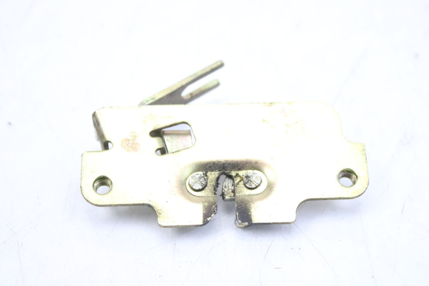 photo de Zamek siedzenia PEUGEOT TWEET 125 (2010 - 2017) - Zbliżenie techniczne