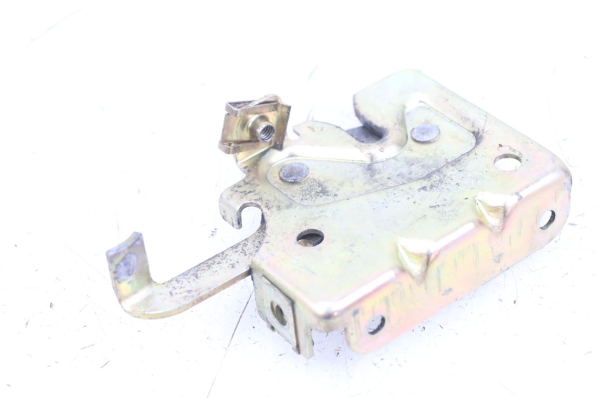 photo de ZAMEK SIEDZENIA PIAGGIO TYPHOON 80 (1994 - 1997) - Szczegół części