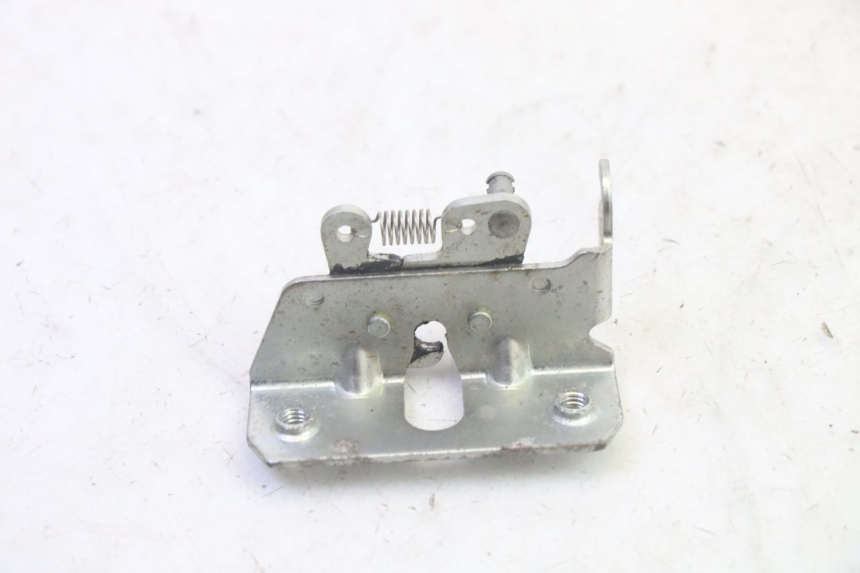 photo de ZAMEK SIEDZENIA YAMAHA TZR 50 (2008 - 2016) - Zoom stanu zużycia