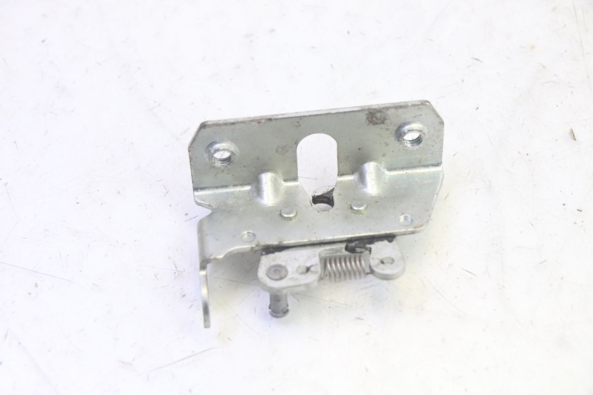 photo de ZAMEK SIEDZENIA YAMAHA TZR 50 (2008 - 2016) - Inny kąt widzenia