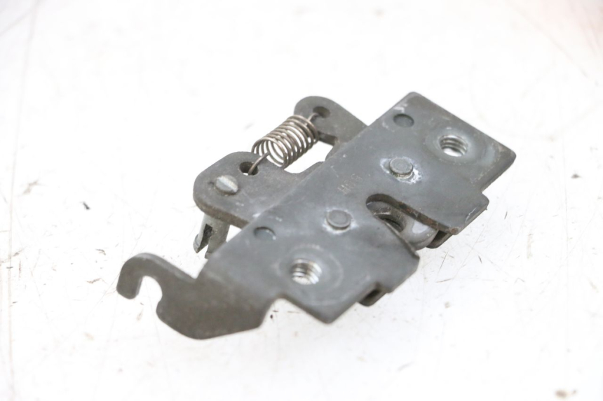 photo de Zamek siedzenia PIAGGIO VESPA GTS SUPER IE 125 (2009 - 2016) - Szczegół części